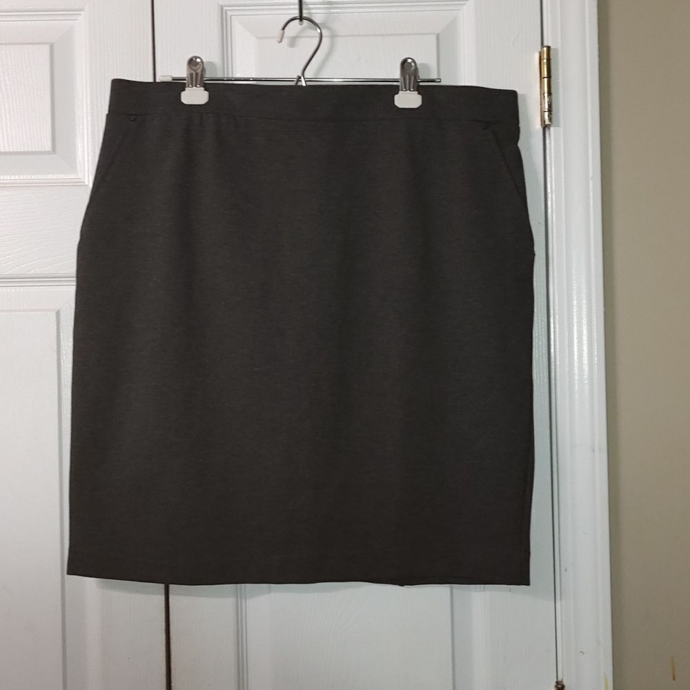 Jones New York Collection charcoal gray pull on skirt  Sz XL  NWT